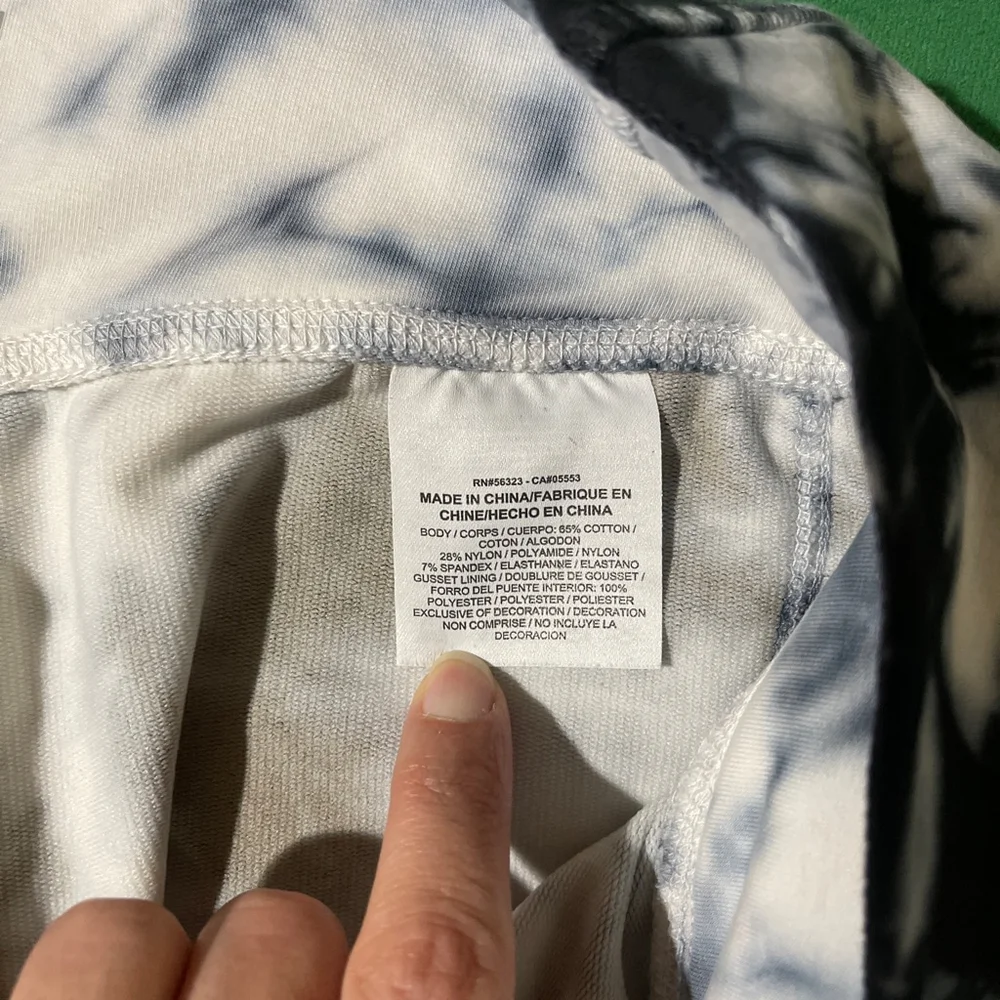 Women's NWOT Nike Dri-FIT Tie-Dye Leggings M White Black - Picture 8 of 8